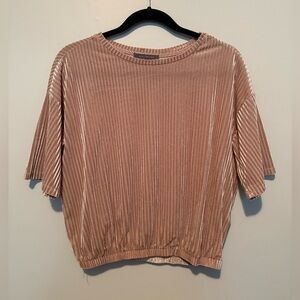 Soft Velvet Ribbed Blush Pink Cropped Top – Suzy Shier – Size S